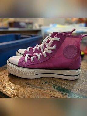 Converse Chuck Taylor Lift Platform Pink High Top Sneakers Women’s 8